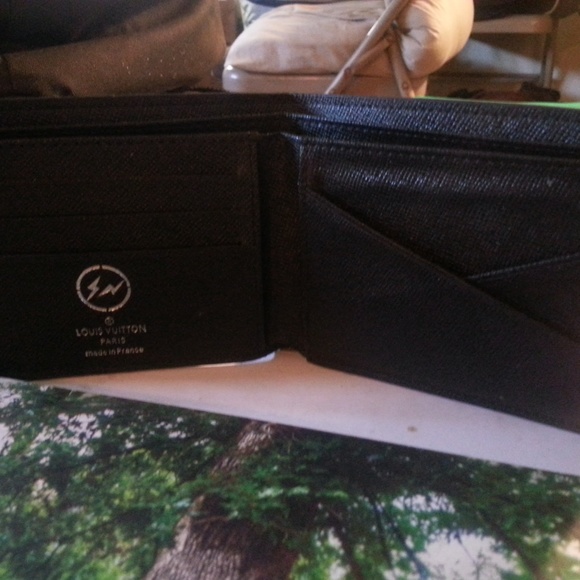 Louis Vuitton Leather Mens Wallet - Picture 1 of 6